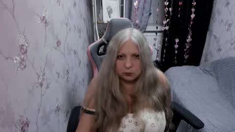 Snapshot of silver_moon_light chatting on September 26, 9:56 pm silver_moon_light online show from September 26, 9:56 pm