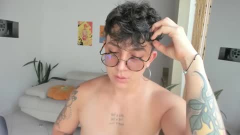 Sim. online show from December 3, 7:22 pm