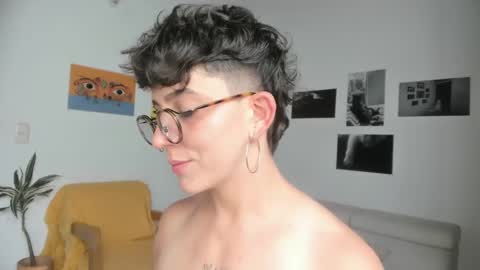 Sim. online show from February 4, 6:38 pm