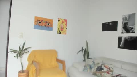 Sim. online show from February 5, 6:04 pm