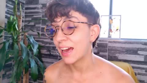 Sim. online show from March 11, 2:29 pm