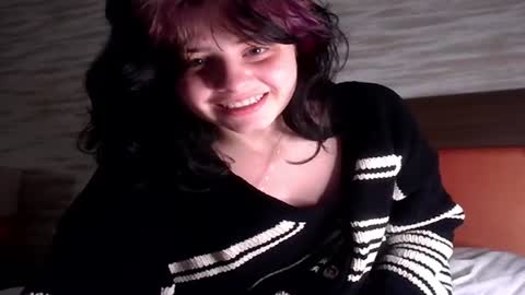 Sincerelyneon online show from April 6, 11:11 am