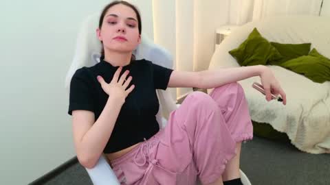 sindell_cryell online show from May 18, 4:07 am