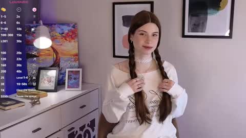 Alice online show from May 15, 4:32 pm