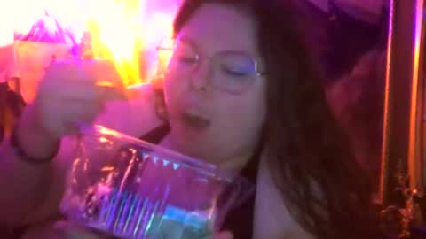 Siofra online show from September 18, 8:02 am