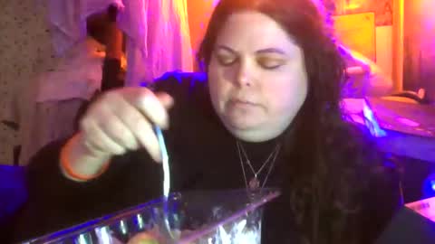 Siofra online show from April 1, 9:10 am