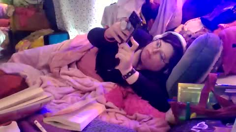 Siofra online show from April 3, 3:32 pm