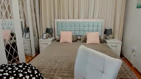 SirenaBloom online show from February 18, 10:25 am