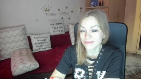 Snapshot of sirenasilk chatting on October 8, 3:44 am sirenasilk online show from October 8, 3:44 am