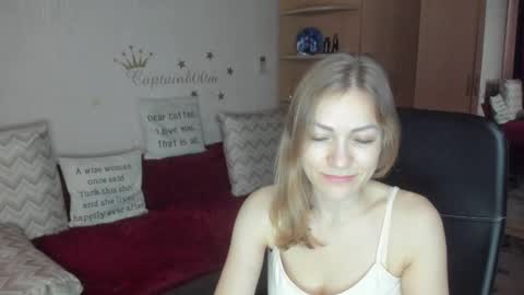 Snapshot of sirenasilk chatting on October 16, 4:59 am sirenasilk online show from October 16, 4:59 am