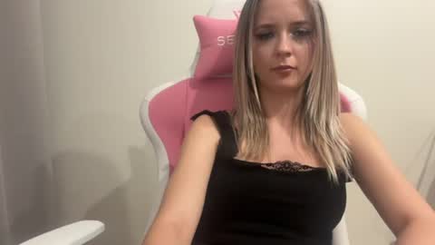 Sisi Bunny online show from June 10, 5:55 pm