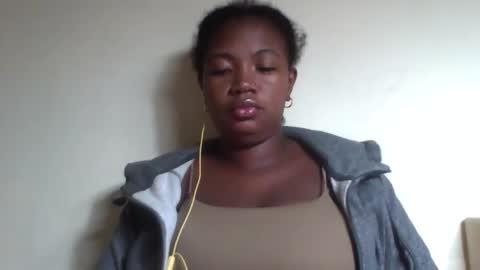 sisyh697532 online show from May 15, 6:10 pm