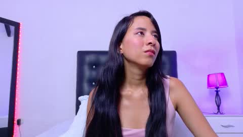 skinny_hottie18 online show from October 16, 2:09 pm