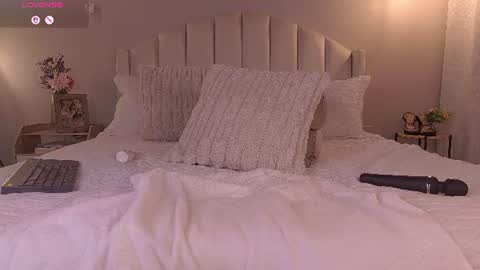 Loren Moreno online show from June 21, 2:26 am