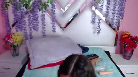  SKINNYHORNY   online show from December 20, 3:25 am