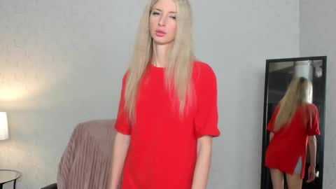 Snapshot of skinnyladyy chatting on February 25, 2:03 am Skinnyladyy online show from February 25, 2:03 am