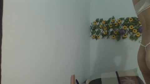 skinnysexylatin21 online show from October 4, 10:58 pm
