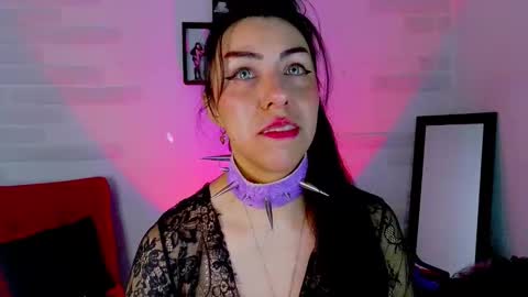 Snapshot of sky_girl1 chatting on October 17, 2:37 am Mile online show from October 17, 2:37 am