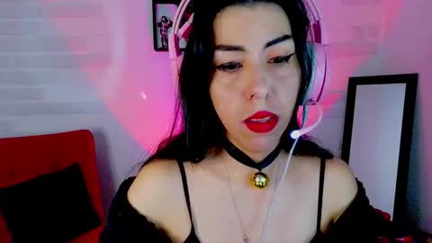 Snapshot of sky_girl1 chatting on October 21, 2:48 am Mile online show from October 21, 2:48 am