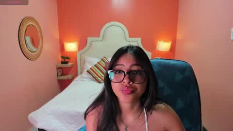 Snapshot of sky_winter chatting on October 7, 4:00 pm S O F I online show from October 7, 4:00 pm