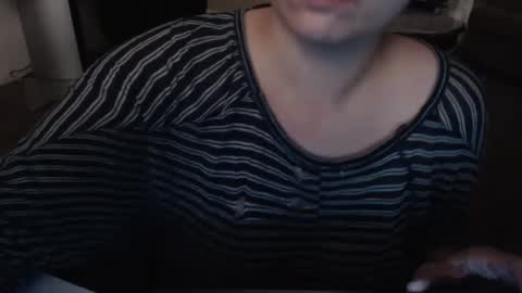 Snapshot of skyblu1 chatting on January 26, 3:17 am SKYLE online show from January 26, 3:17 am