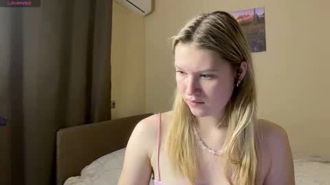 skyedavis online show from February 3, 6:34 pm