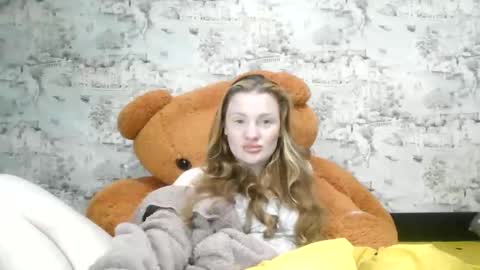 Skyler online show from October 31, 5:06 pm