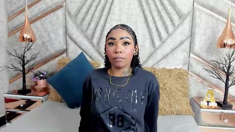 skylerbloom online show from November 19, 2:33 am