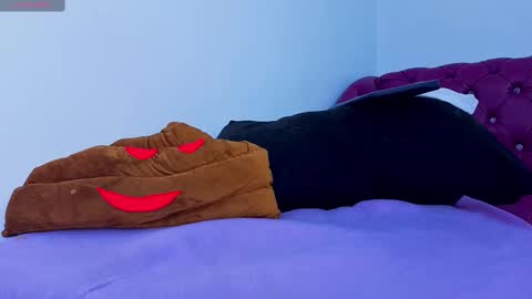 Skynny online show from October 30, 11:39 pm