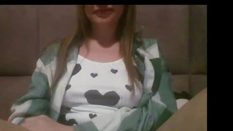 Snapshot of sladkiegubki chatting on September 20, 10:41 pm Sladkiegubki online show from September 20, 10:41 pm