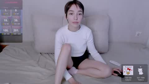 sleepy_ash_ online show from June 17, 1:34 pm