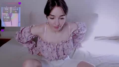 sleepy_ash_ online show from June 3, 12:50 pm