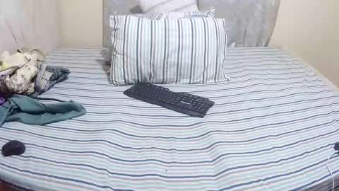 slender_sweetbabe online show from February 15, 10:25 am