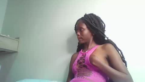 Snapshot of slim_ebony2006 chatting on October 11, 10:12 pm Anna online show from October 11, 10:12 pm