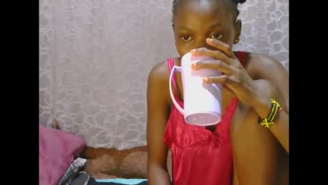 Snapshot of slim_girl01 chatting on January 29, 7:15 am slim_girl01 online show from January 29, 7:15 am