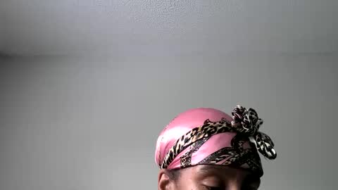 Snapshot of slimmmgooodiexoxo chatting on September 23, 4:38 pm slimmmgooodiexoxo online show from September 23, 4:38 pm