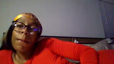 Snapshot of slimmmgooodiexoxo chatting on December 11, 11:32 pm slimmmgooodiexoxo online show from December 11, 11:32 pm