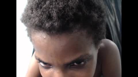 Snapshot of slimzyxdoll chatting on February 12, 8:18 pm slimzyxdoll online show from February 12, 8:18 pm