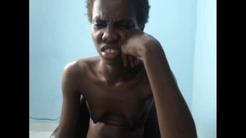 Snapshot of slimzyxdoll chatting on February 21, 12:05 am slimzyxdoll online show from February 21, 12:05 am