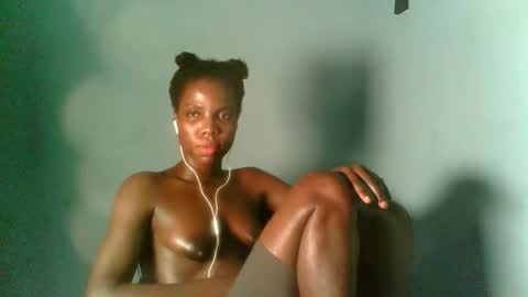 Snapshot of slimzyxdoll chatting on September 17, 11:36 pm slimzyxdoll online show from September 17, 11:36 pm