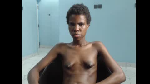 Snapshot of slimzyxdoll chatting on February 20, 1:40 pm slimzyxdoll online show from February 20, 1:40 pm
