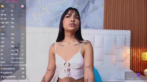 Snapshot of slutlittlecamila chatting on February 26, 2:52 am CAMILA online show from February 26, 2:52 am