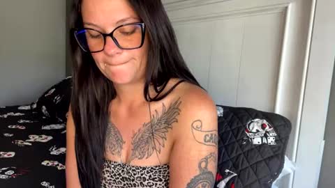 sluttycouple840 online show from June 23, 10:41 pm