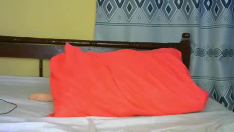 Sexyslutt online show from October 24, 2:07 am