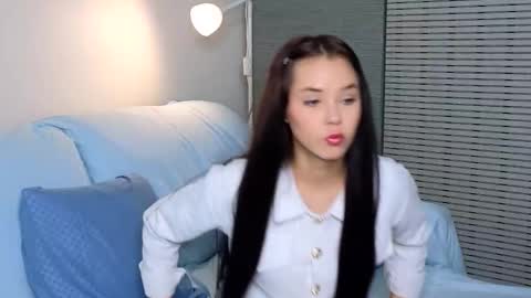 Snapshot of slyshypie chatting on September 10, 1:11 pm Lily online show from September 10, 1:11 pm
