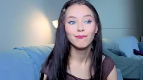 Snapshot of slyshypie chatting on September 20, 2:26 pm Lily online show from September 20, 2:26 pm