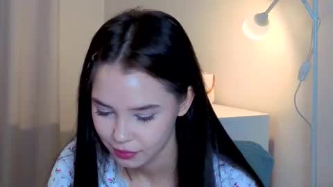 Snapshot of slyshypie chatting on September 27, 1:29 pm Lily online show from September 27, 1:29 pm