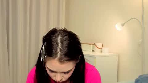 Snapshot of slyshypie chatting on October 14, 4:09 pm Lily online show from October 14, 4:09 pm