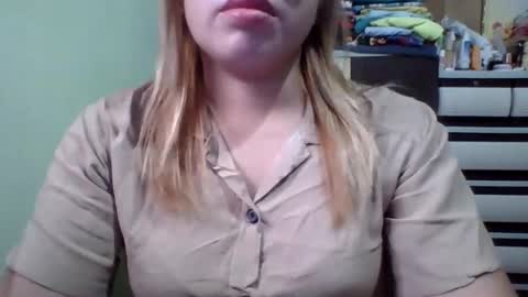 Lovewella online show from February 11, 8:37 am