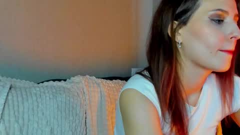 Snapshot of smile_forever_ chatting on September 15, 11:18 am Bella online show from September 15, 11:18 am